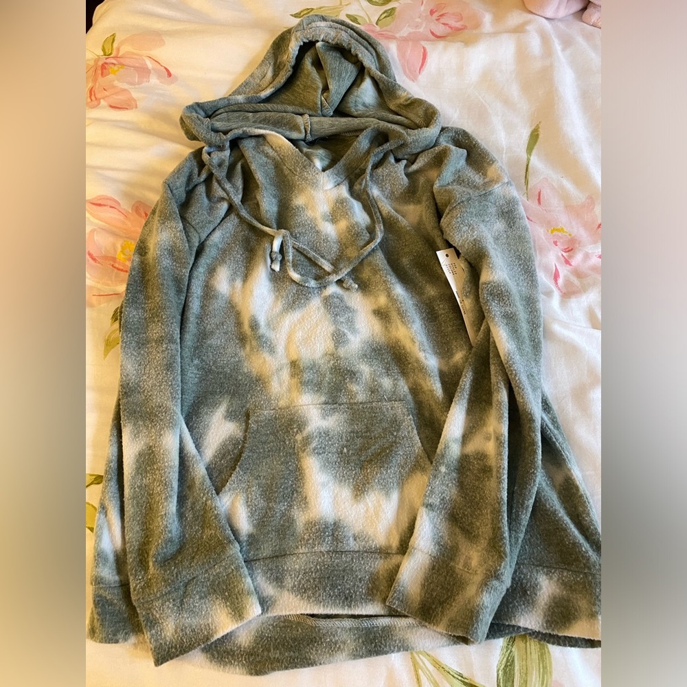 Brand new theo and Spence soft tie dye hoodie
